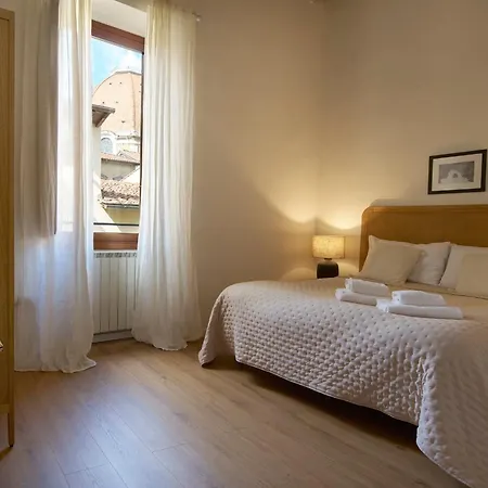 Great Apts Few Steps To The Duomo Apartmán *