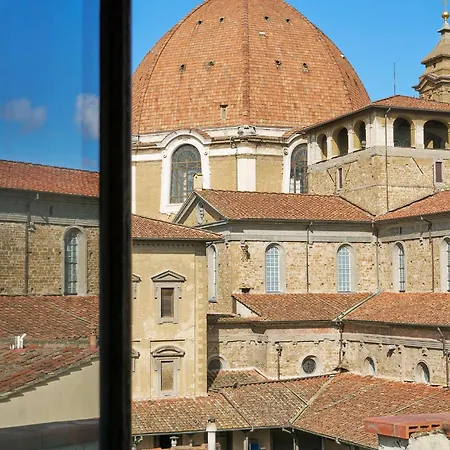 Great Apts Few Steps To The Duomo Lejlighed