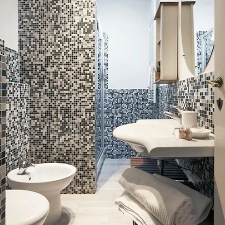 Great Apts Few Steps To The Duomo *